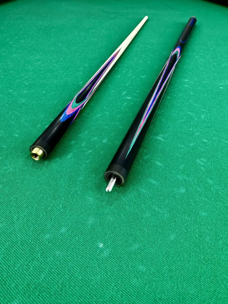 bilyardnyj-kij-czvetok-popugaj-chernyj-zelenyj-malinovyj-sinij-grab-4-luchevoj-napryazhennyj-as-2-scaled