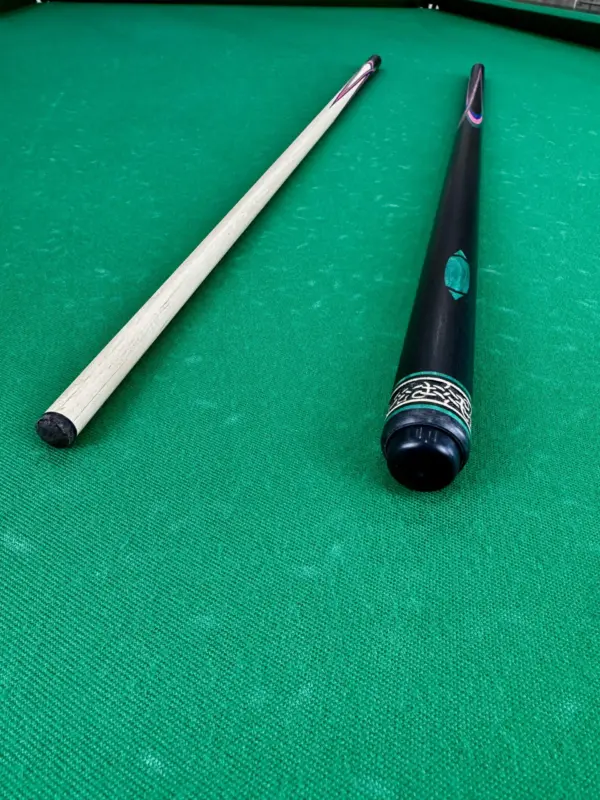 bilyardnyj-kij-czvetokpopugaj-chernyj-grab-4-luchevoj-napryazhennyj-as-3-scaled