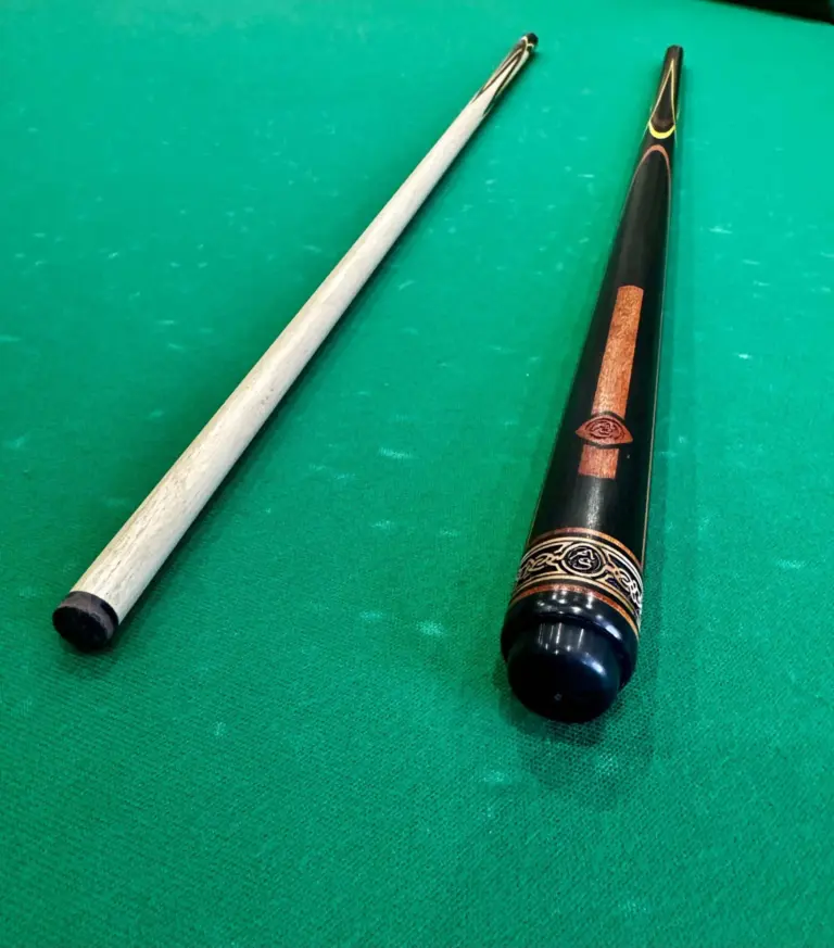 bilyardnyj-kij-czvetokpopugaj-chernyj-zheltyj-krasnyj-grab-4-luchevoj-napryazhennyj-as-4-scaled