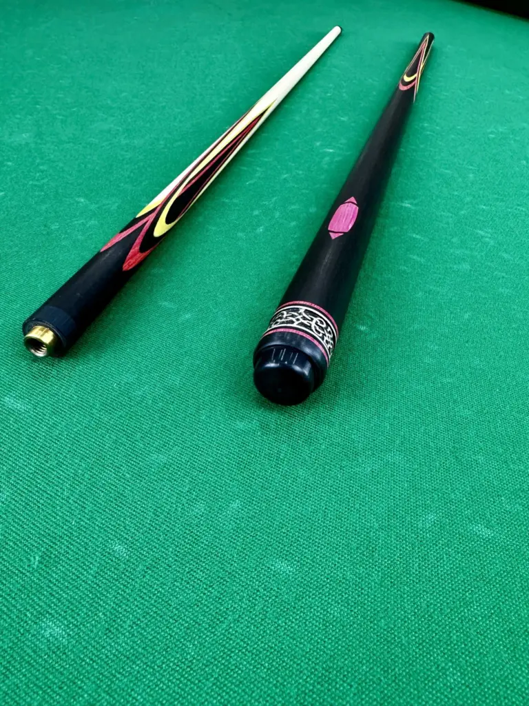 bilyardnyj-kij-czvetokpopugaj-chernyj-zheltyj-malinovyj-grab-4-luchevoj-napryazhennyj-as-2-scaled