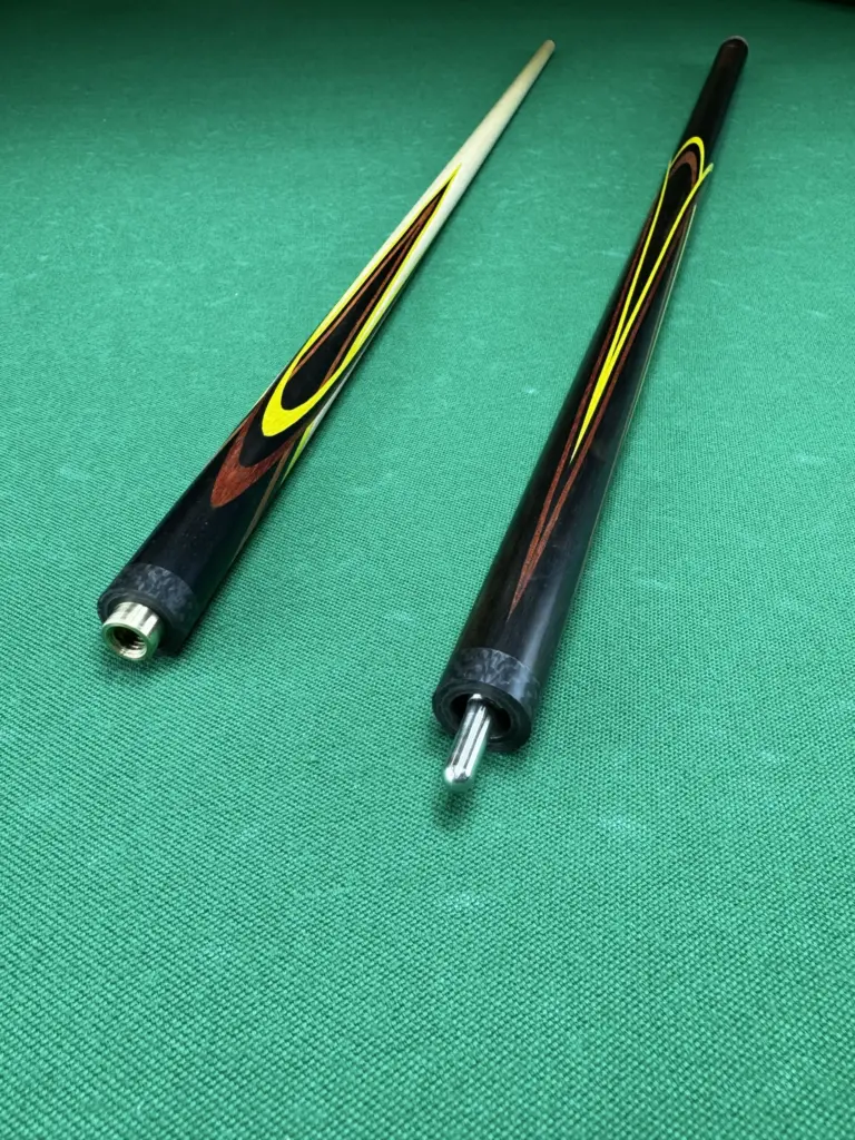 bilyardnyj-kij-czvetokpopugaj-eben-zheltyj-krasnyj-grab-4-luchevoj-napryazhennyj-as-2-scaled