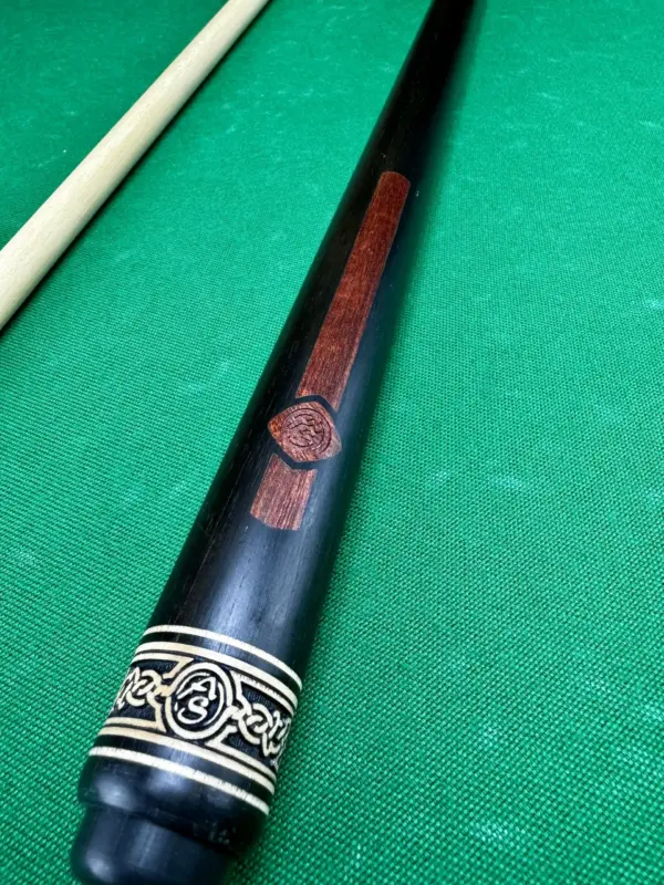 bilyardnyj-kij-czvetokpopugaj-eben-zheltyj-krasnyj-grab-4-luchevoj-napryazhennyj-as-4-scaled