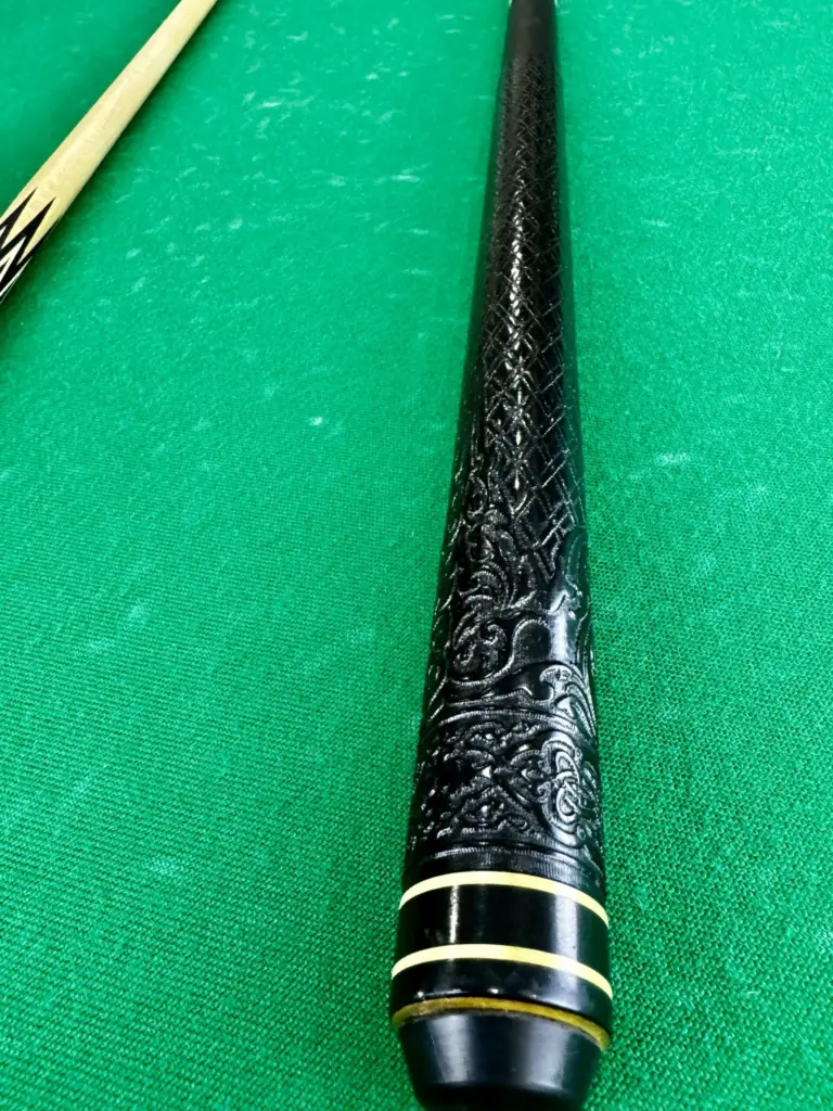 bilyardnyj-kij-korona-vosmi-perevaya-eben-nasechka-1sht-5-scaled