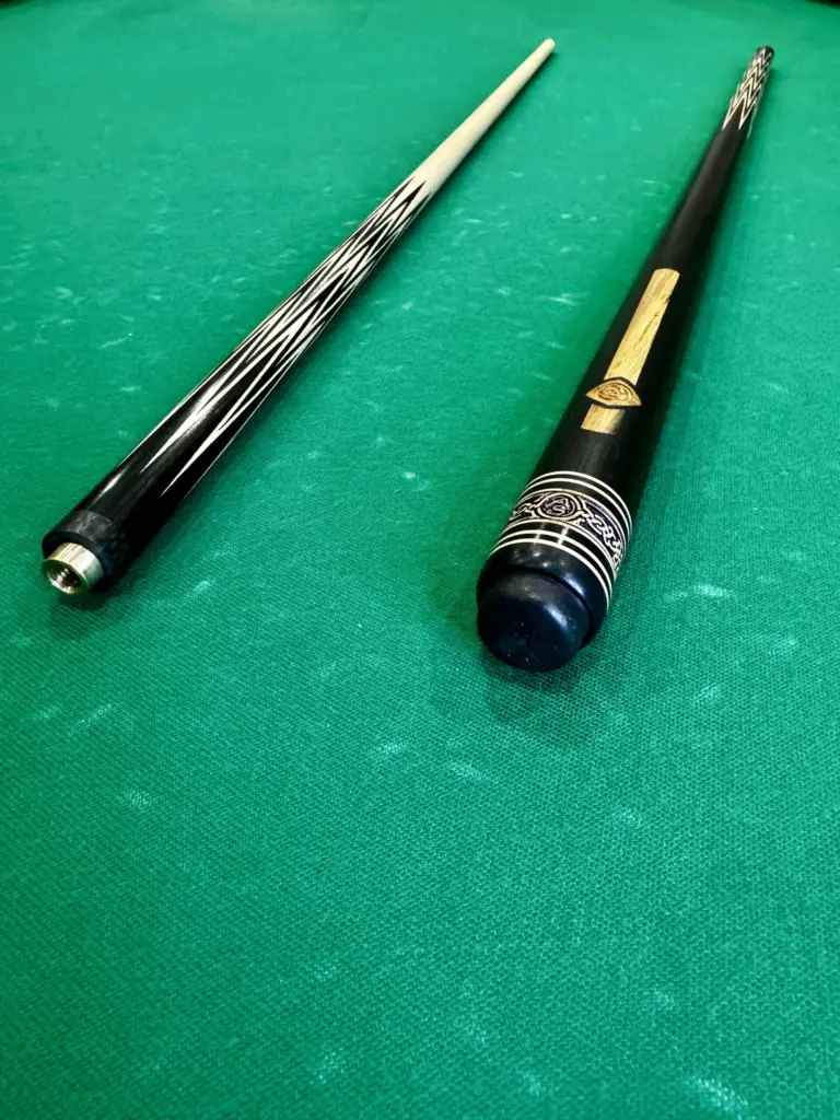 bilyardnyj-kij-korona-vosmi-perevaya-strela-eben-nasechka-2-scaled