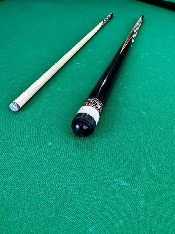 bilyardnyj-kij-nikolaenko-12-zapilov-chyornyj-grab-so-vstavkoj-lajsvud-4-scaled
