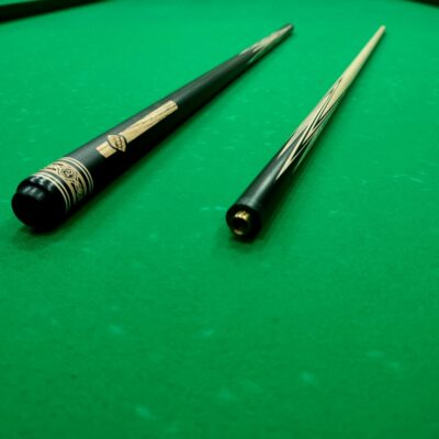 Бильярдные кии>Кии AS Бильярдный кий Корона Стрела четырех перьевая черный граб вставка махенга