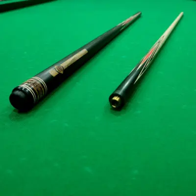 Бильярдный кий Корона Стрела четырех перьевая черный граб вставка падук изображение