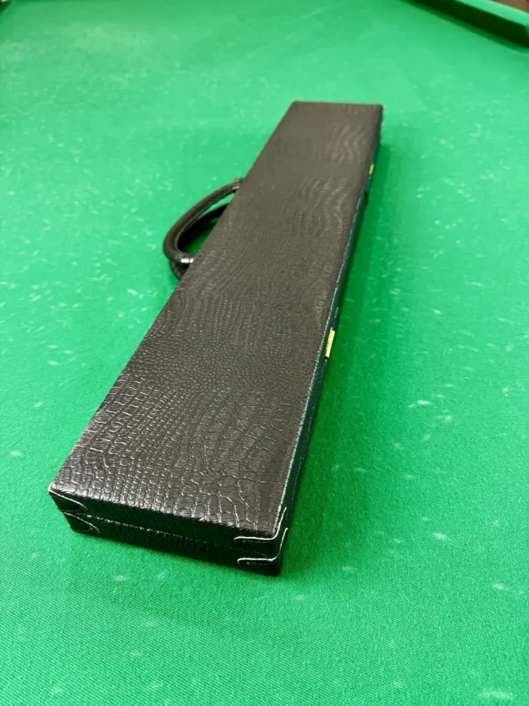 kejs-dlya-trehsostavnogo-bilyardnogo-kiya-chernyj-1sht-1-scaled