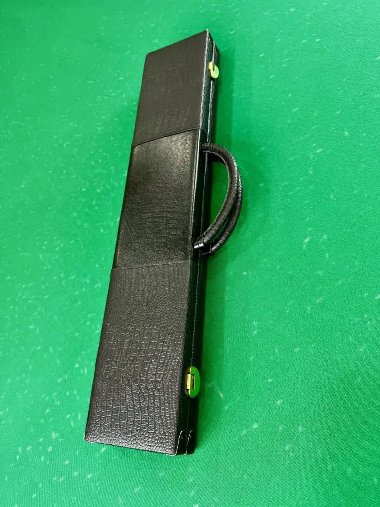 kejs-dlya-trehsostavnogo-bilyardnogo-kiya-chernyj-1sht-4-scaled