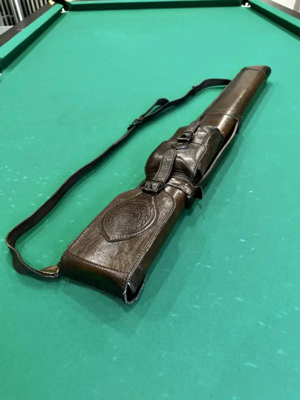 kolchan-dlya-bilyardnogo-kiya-klassik-korichnevyj-kozhanyj-scaled-2