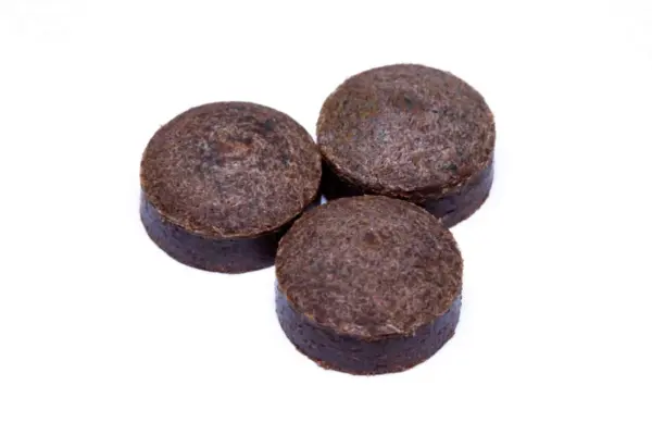 naklejki-triangle-13mm-pressovannyj-m-brend-2-scaled-2