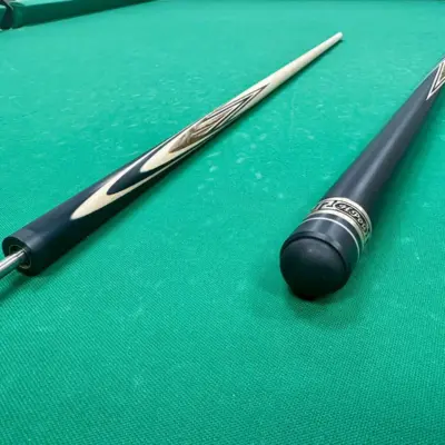 Бильярдный кий Бумеранг черный граб бокоте Рой Николай изображение